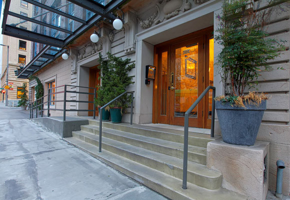 Revamp Your Home or Business with the Right Curb Appeal